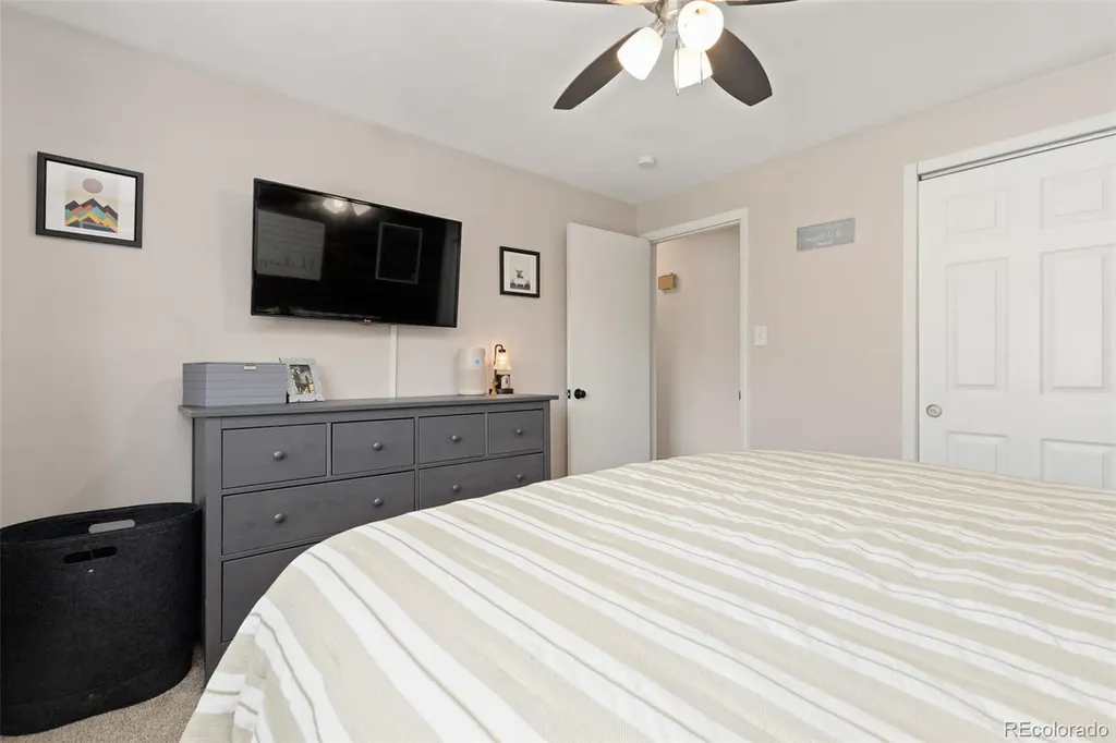 6993 W Hinsdale Drive Littleton CO 80128