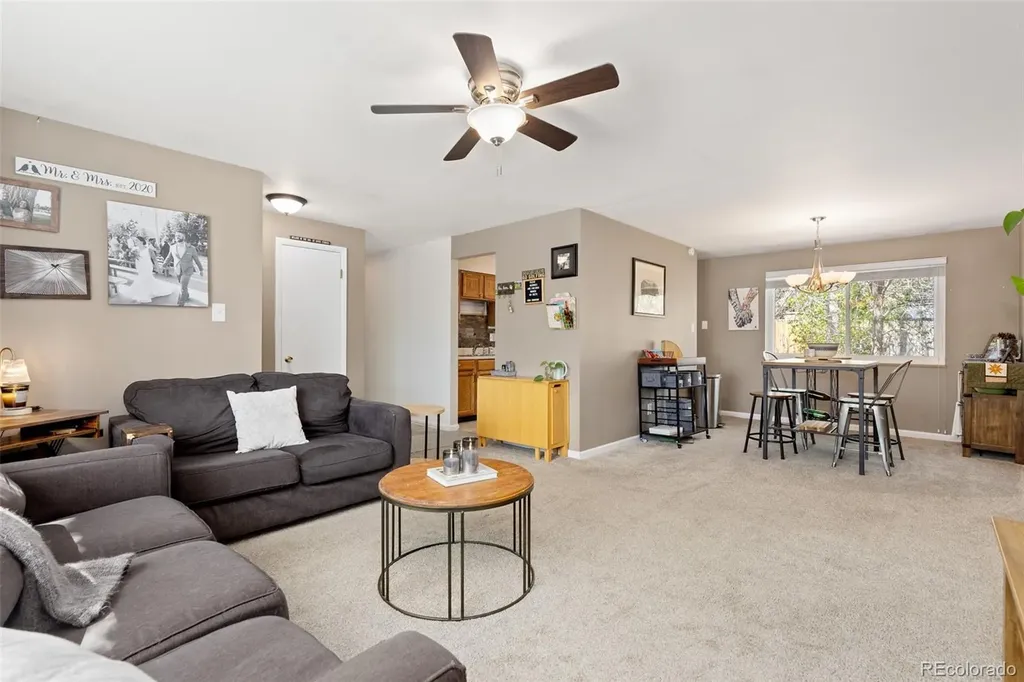 6993 W Hinsdale Drive Littleton CO 80128