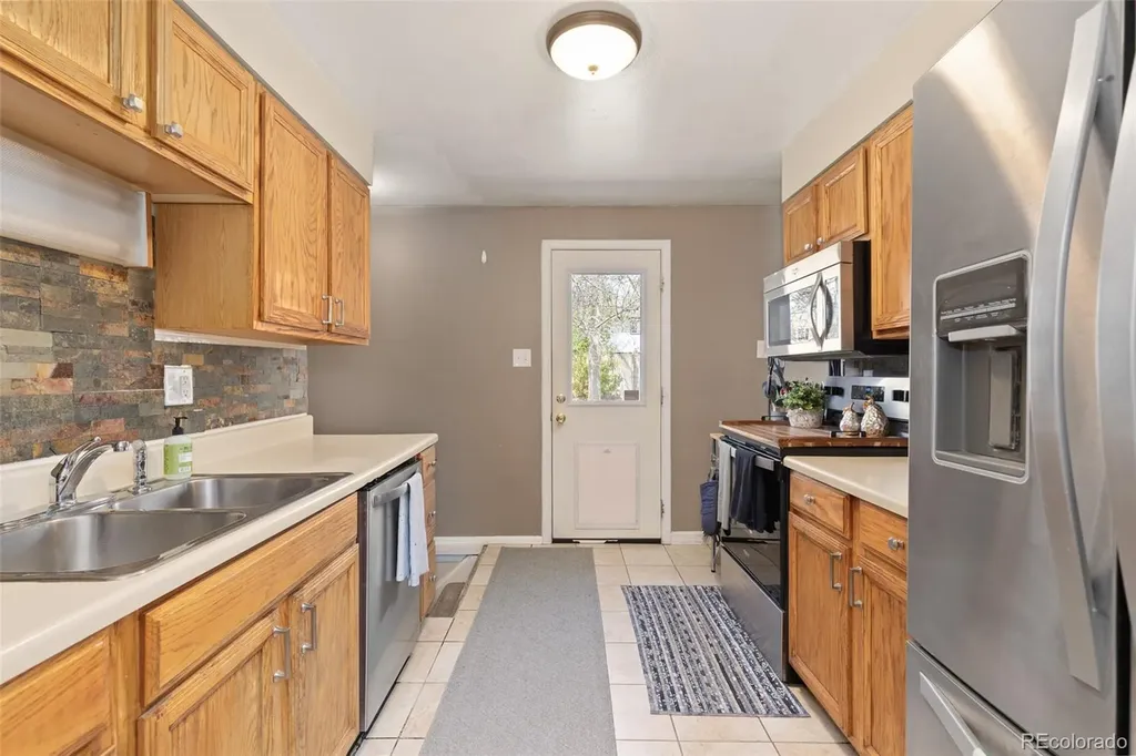 6993 W Hinsdale Drive Littleton CO 80128
