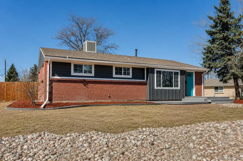 6733 S Ash Way Centennial CO 80122