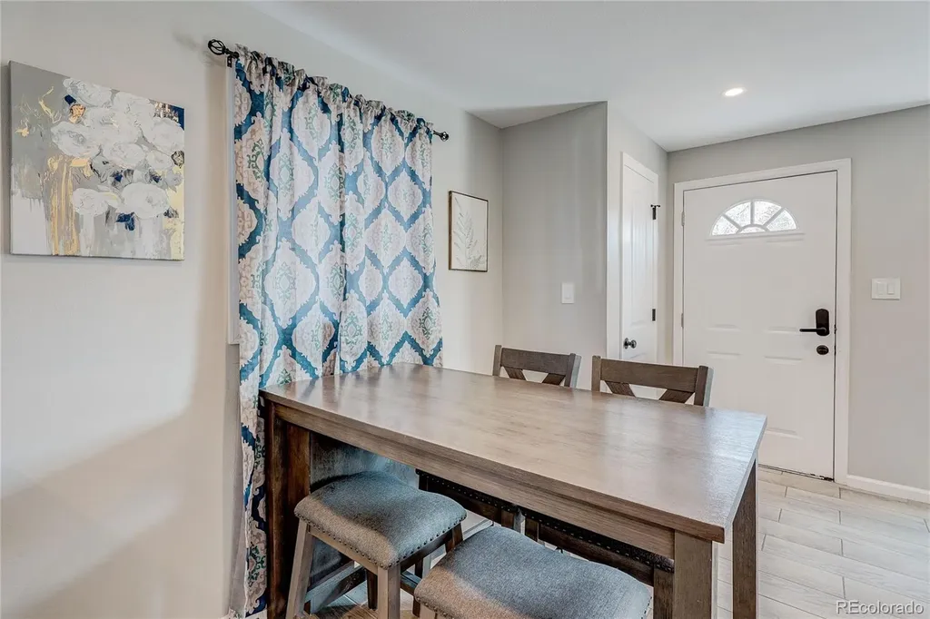 6733 S Ash Way Centennial CO 80122