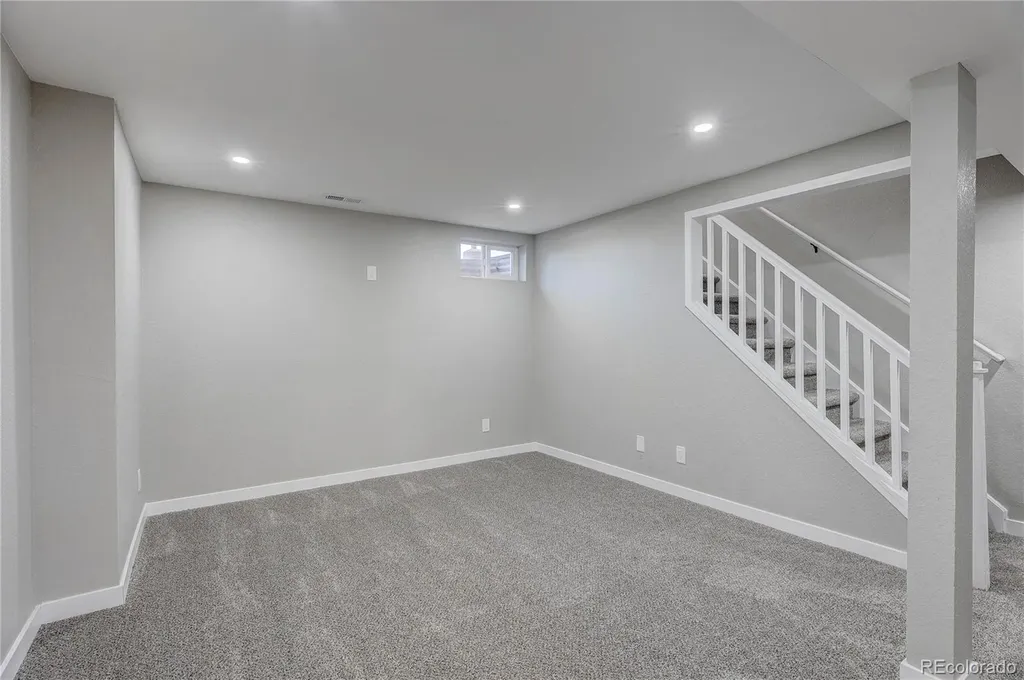 6733 S Ash Way Centennial CO 80122