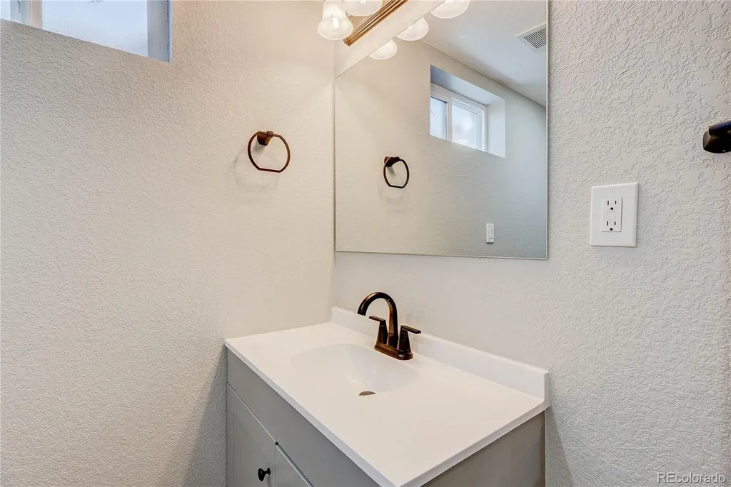 6733 S Ash Way Centennial CO 80122