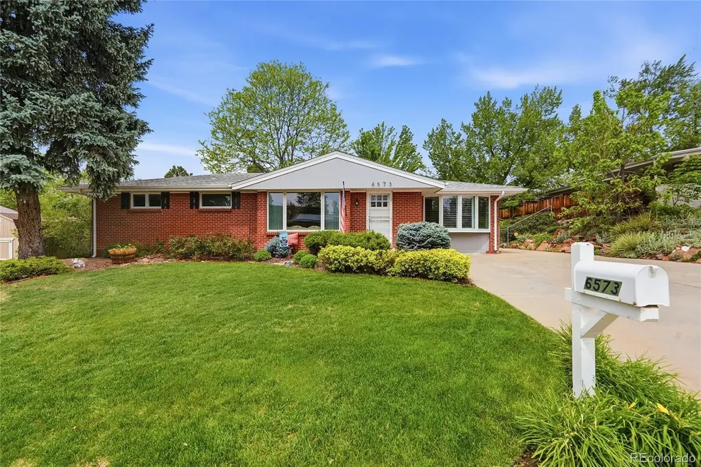 6573 S Steele Street Centennial CO 80121