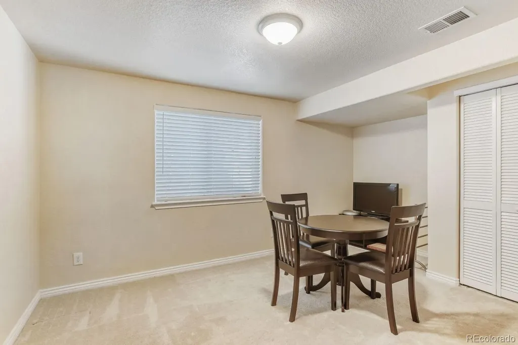 927 Champion Circle Longmont CO 80503