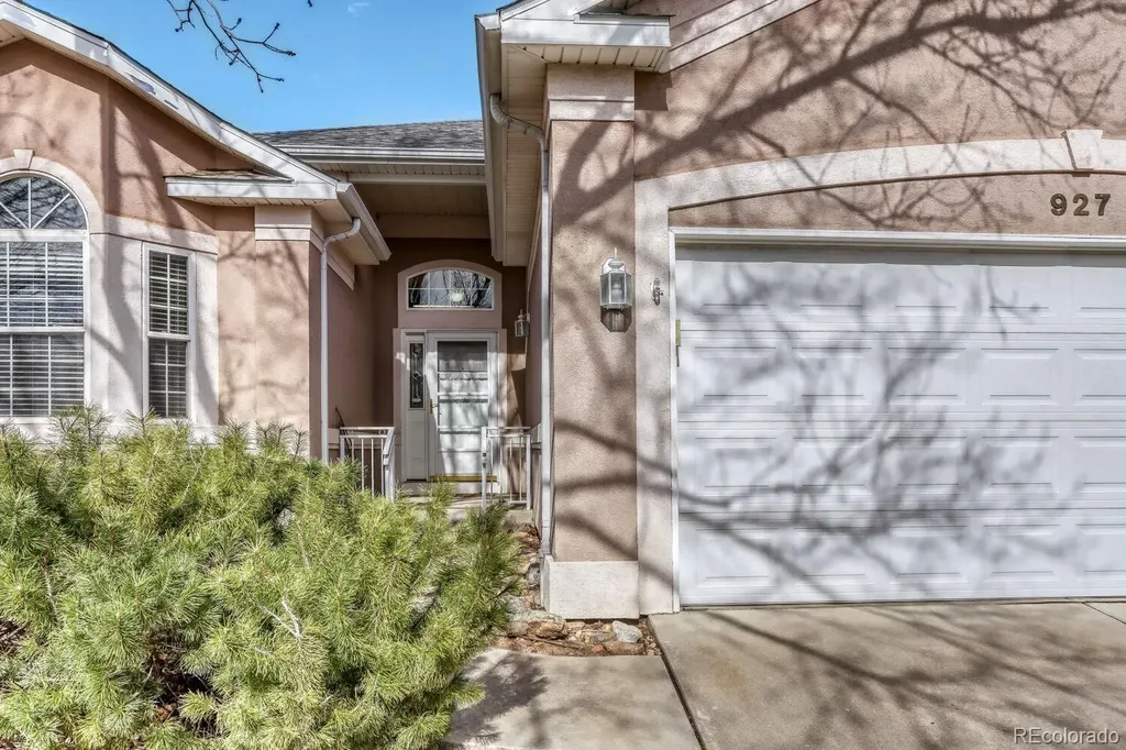 927 Champion Circle Longmont CO 80503
