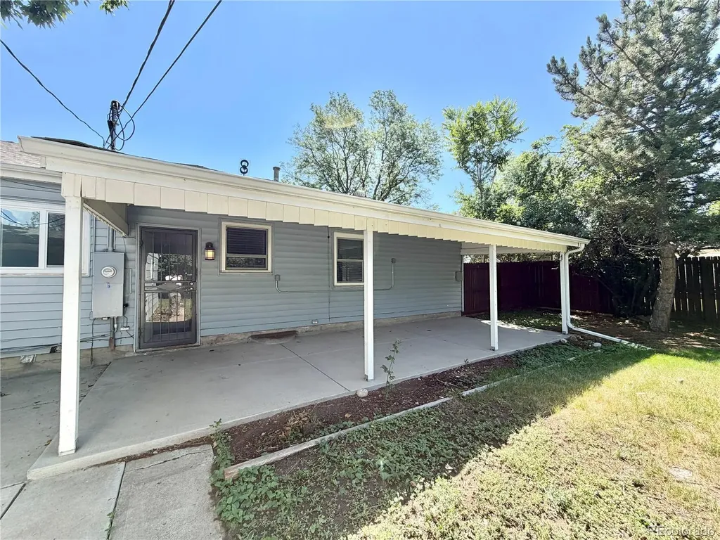 3201 S Hollyy Street Denver CO 80222