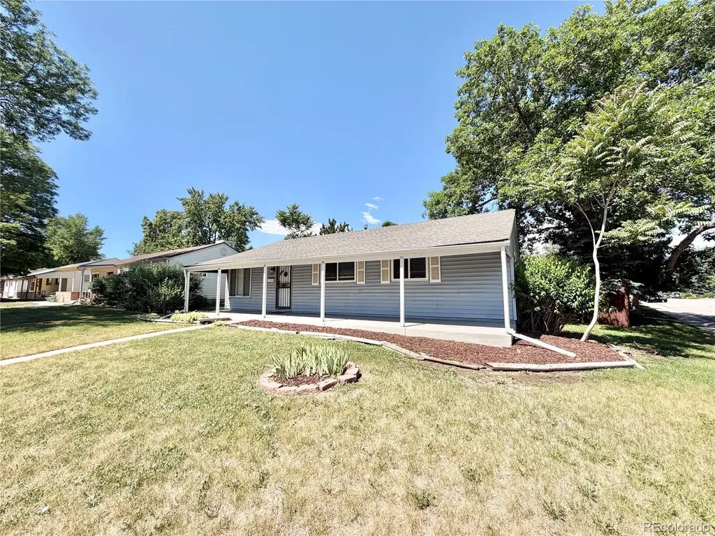 3201 S Hollyy Street Denver CO 80222