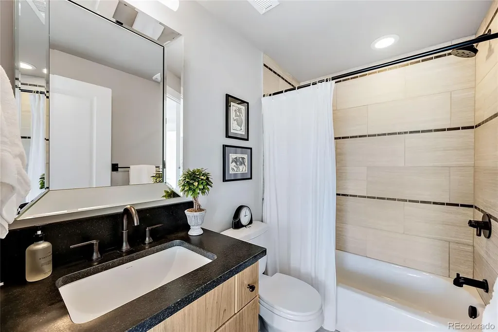 2526 King Street Denver CO 80211