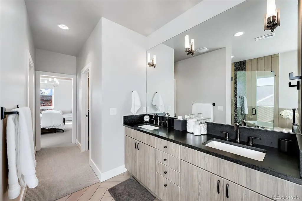 2526 King Street Denver CO 80211