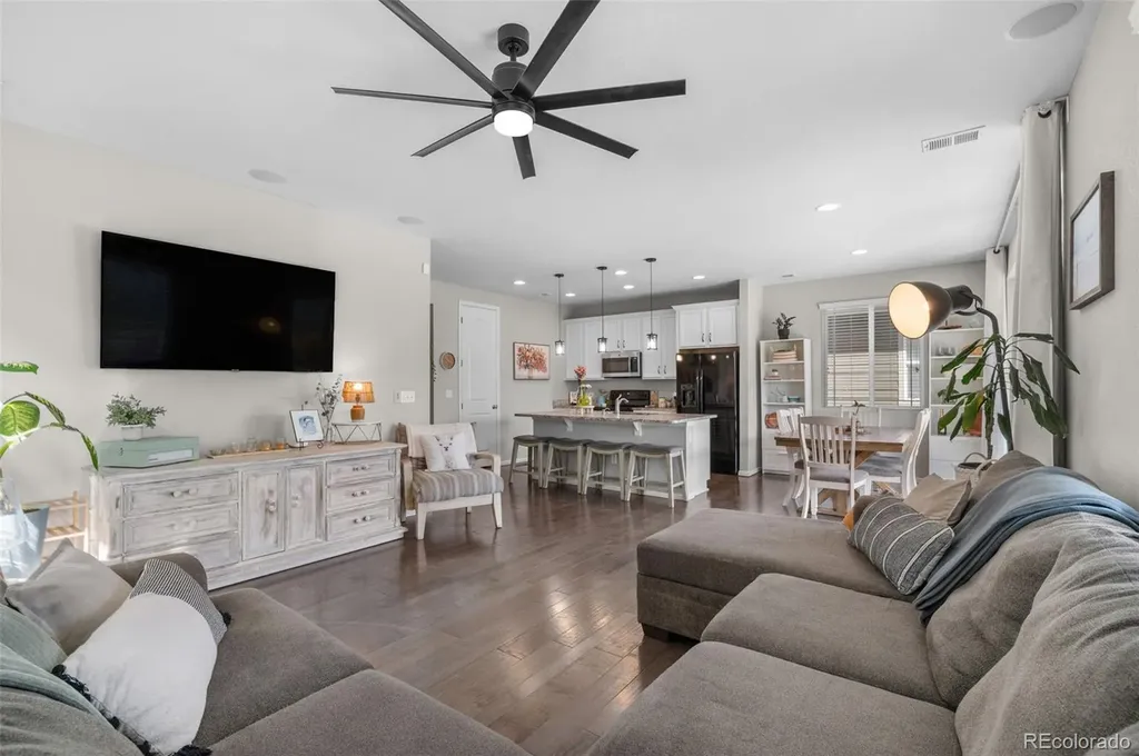240 S Langdale Court Aurora CO 80018