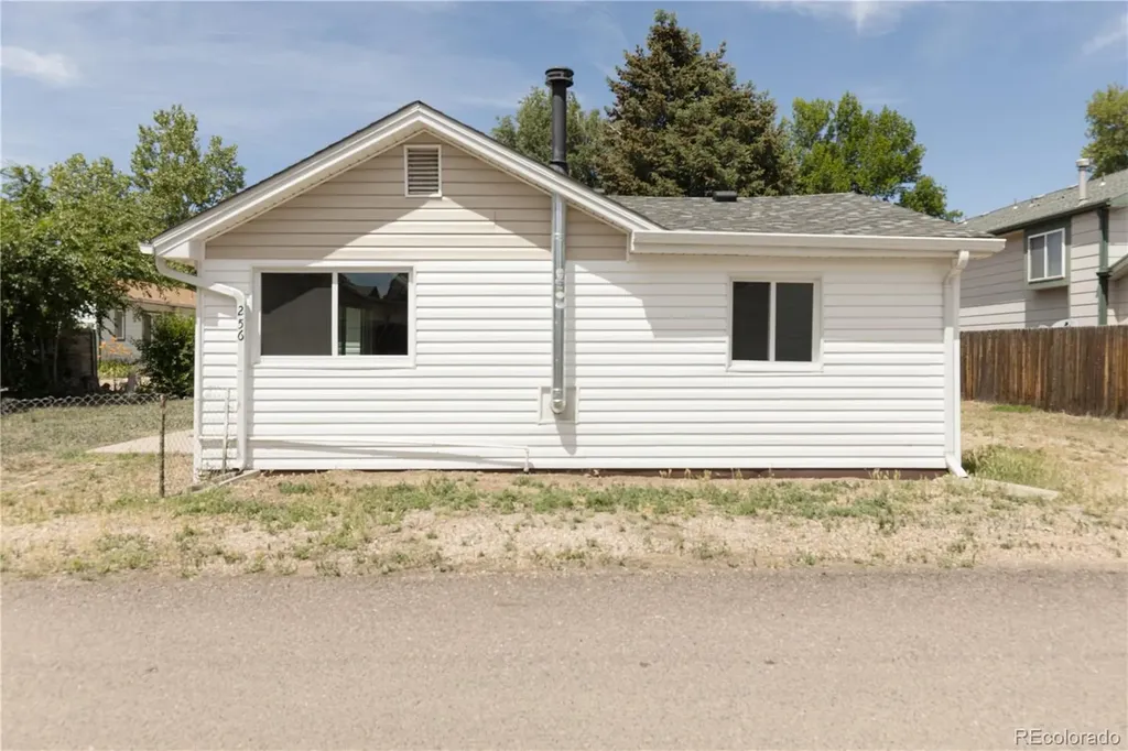 256 S 2nd Avenue Brighton CO 80601