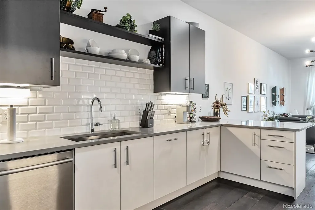 2550 Lawrence Denver CO 80205