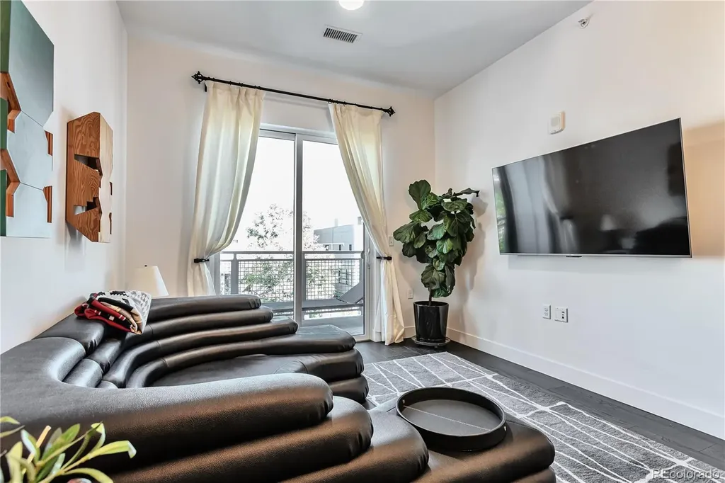 2550 Lawrence Denver CO 80205