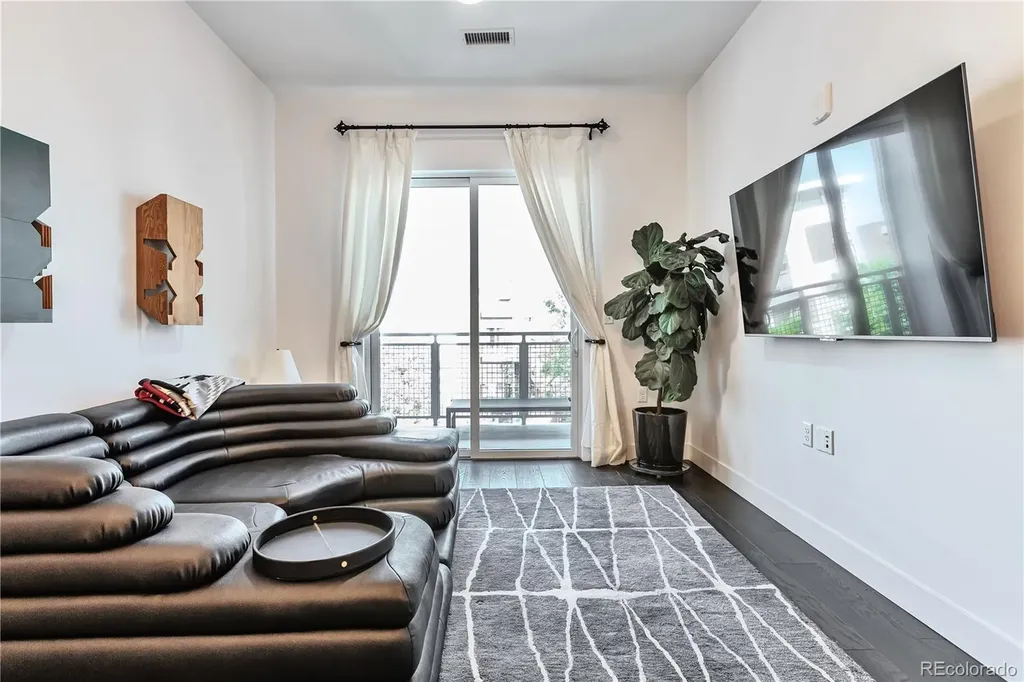 2550 Lawrence Denver CO 80205