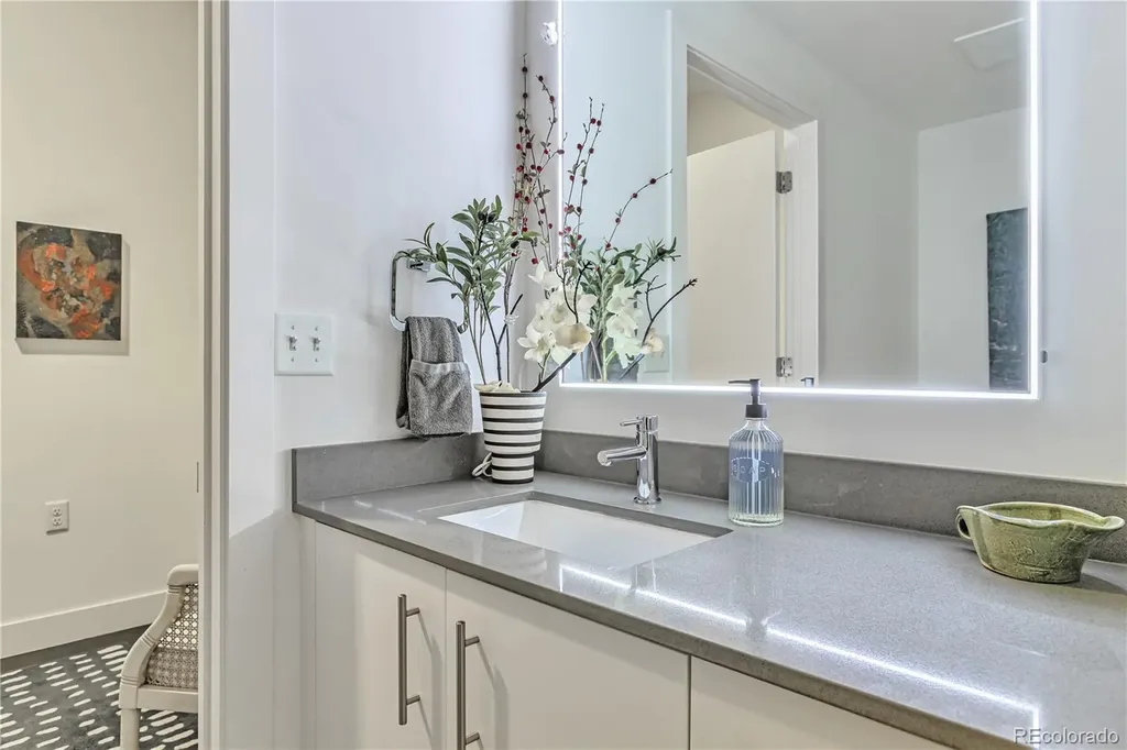 2550 Lawrence Denver CO 80205