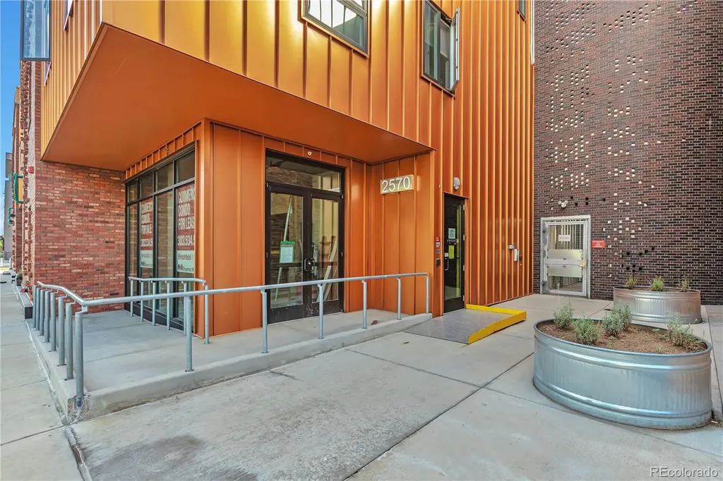 2550 Lawrence Denver CO 80205