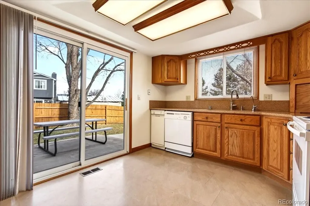10805 W Alamo Place Littleton CO 80127