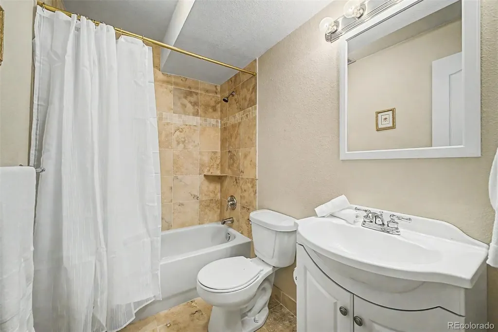 8631 E Hawaii Drive Denver CO 80231