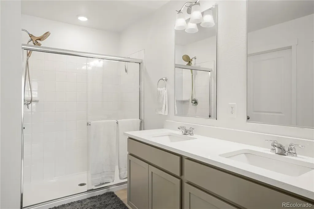 9936 Ceylon Court Commerce City CO 80022