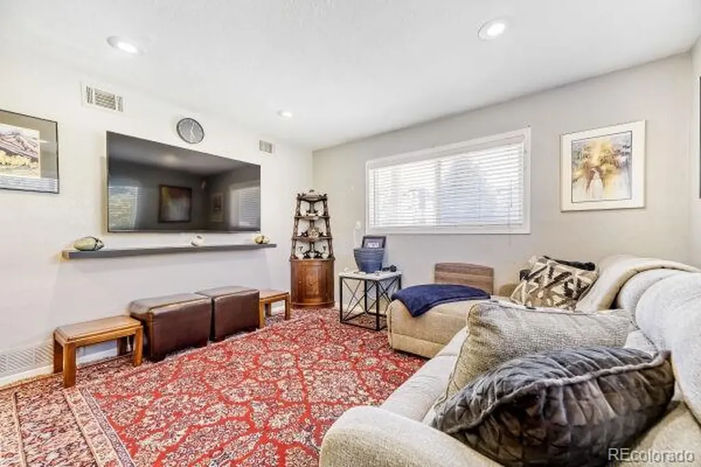 209 E Highline Circle Centennial CO 80122