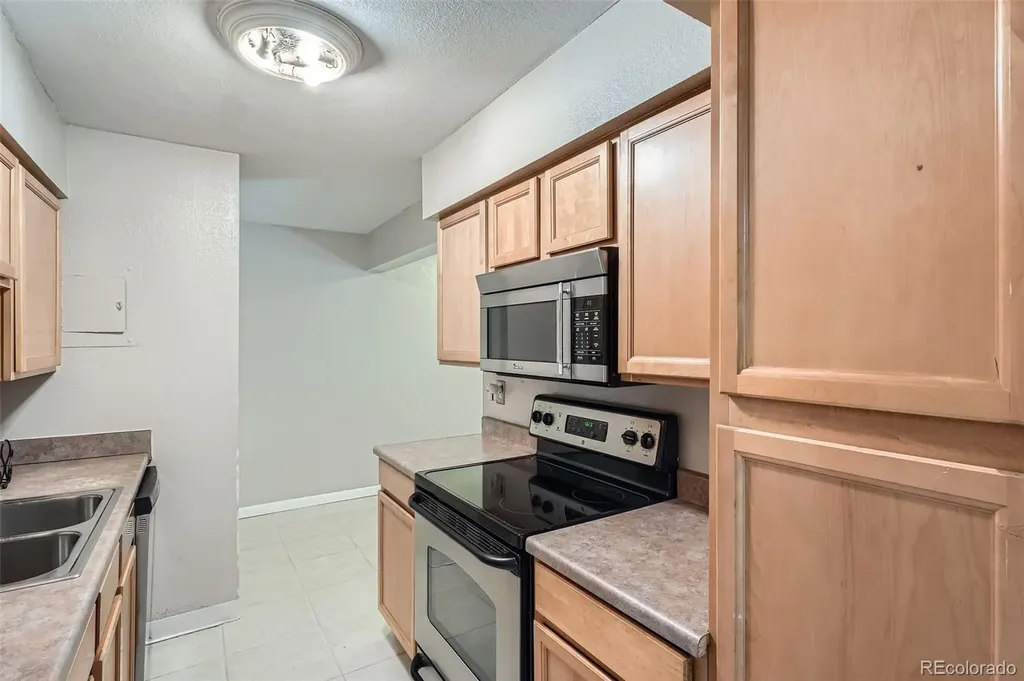 4643 S Lowell Boulevard Denver CO 80236