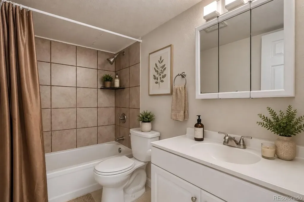 4643 S Lowell Boulevard Denver CO 80236