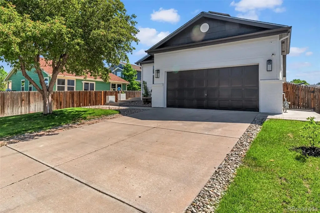 5564 Laredo Street Denver CO 80239