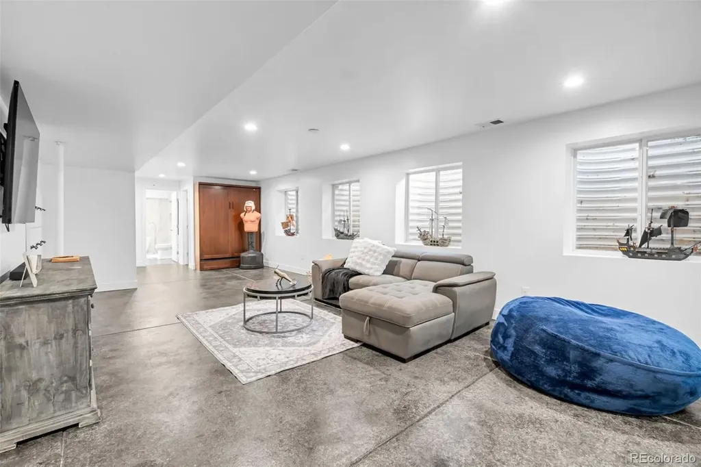 5564 Laredo Street Denver CO 80239