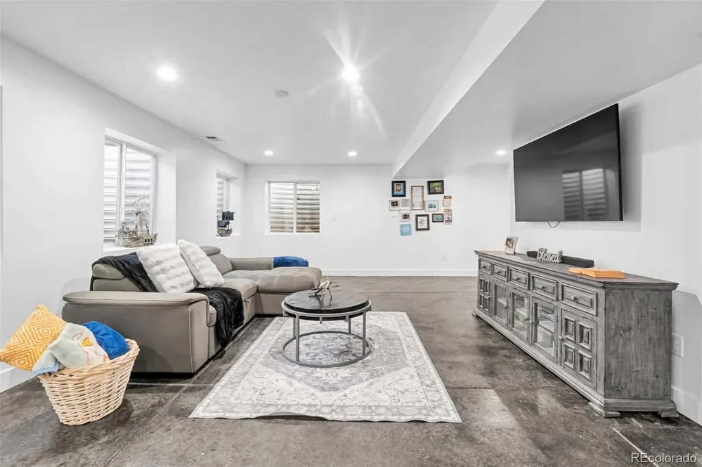 5564 Laredo Street Denver CO 80239