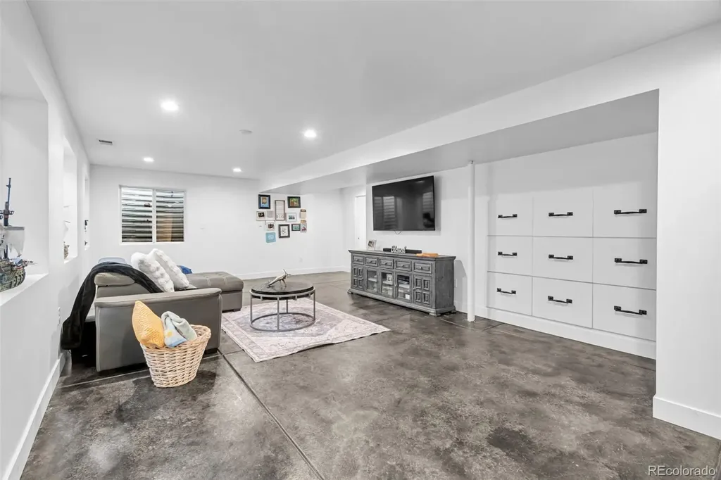 5564 Laredo Street Denver CO 80239