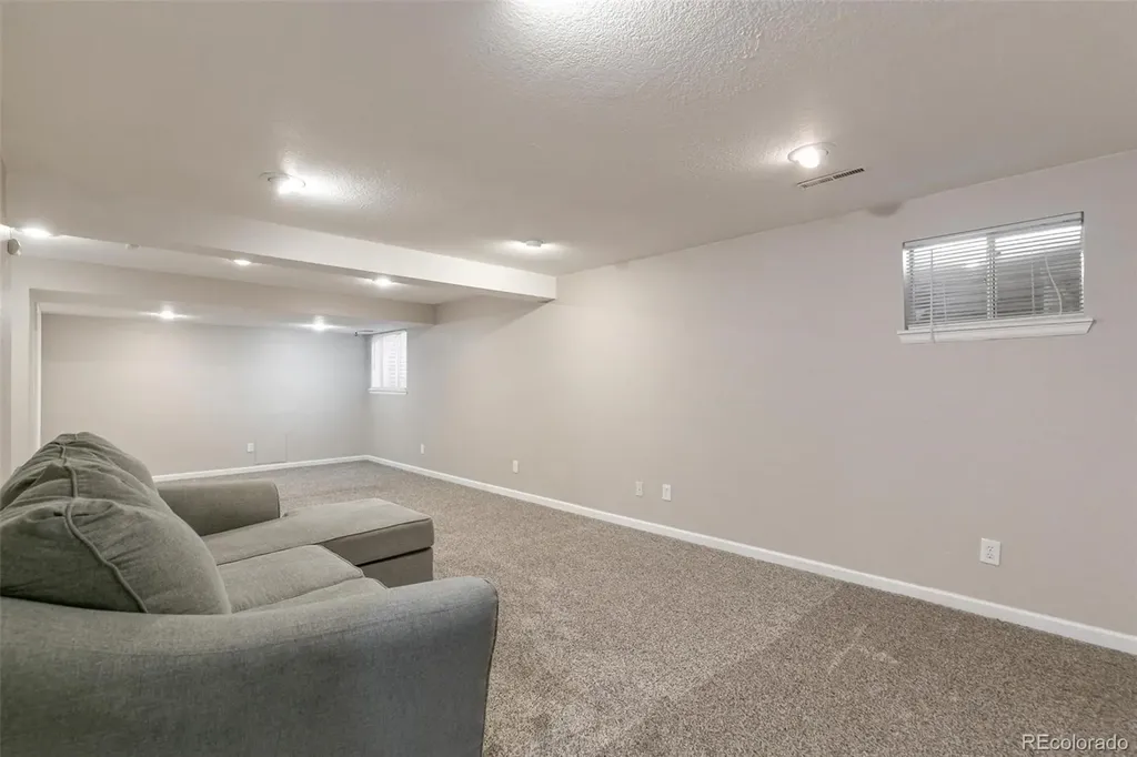 8971 Winrock Street Littleton CO 80126