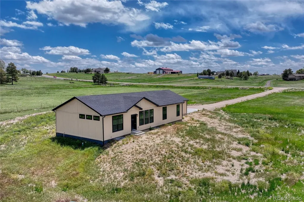 7451 Sun Country Drive Elizabeth CO 80107