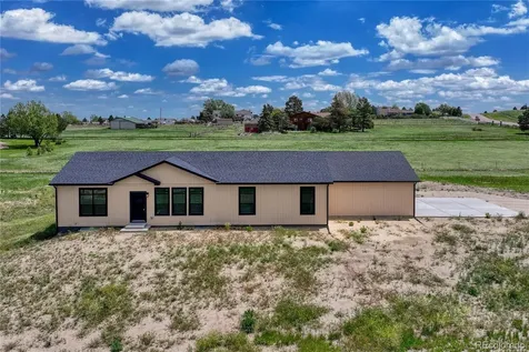 7451 Sun Country Drive Elizabeth CO 80107