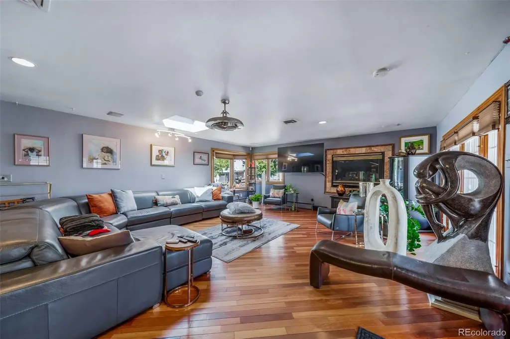 1590 Roslyn Street Denver CO 80220