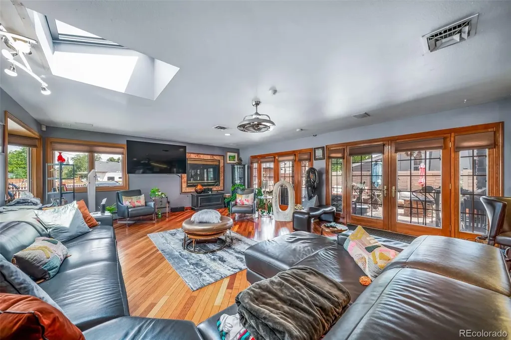 1590 Roslyn Street Denver CO 80220