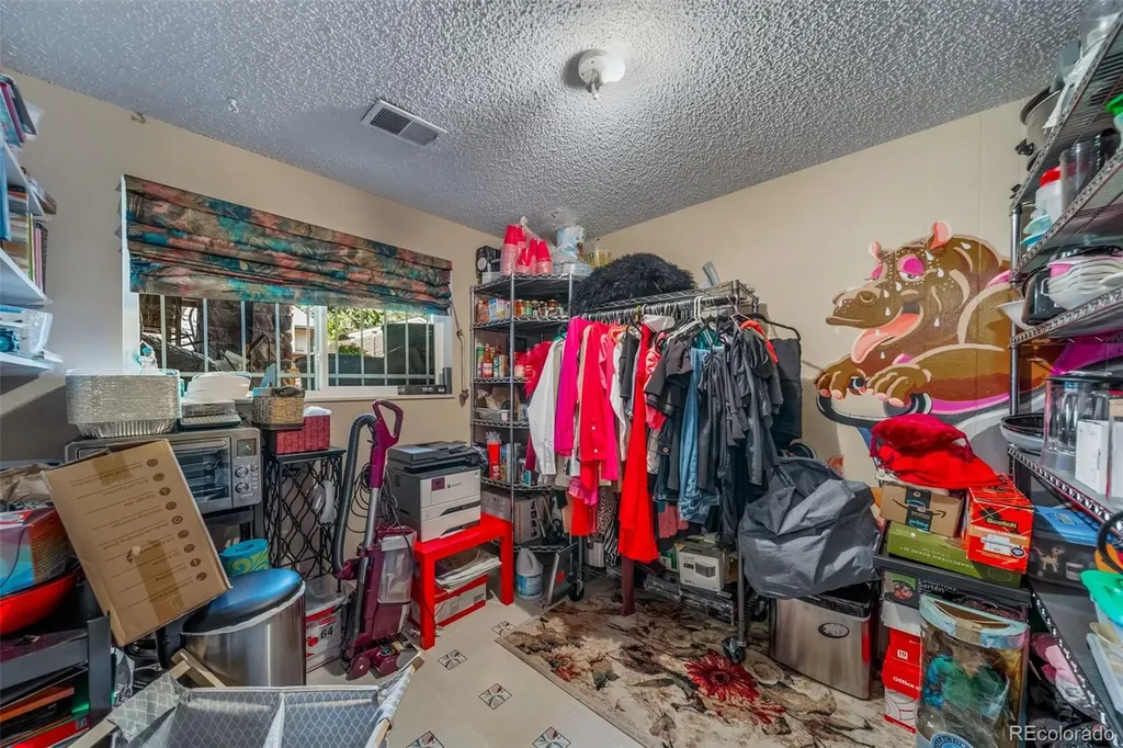 1590 Roslyn Street Denver CO 80220