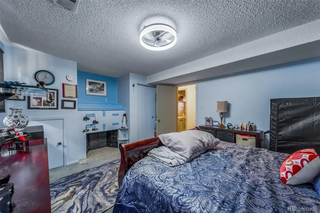 1590 Roslyn Street Denver CO 80220