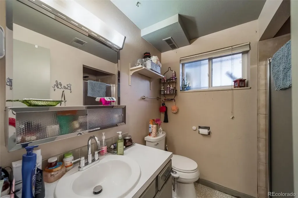 1590 Roslyn Street Denver CO 80220