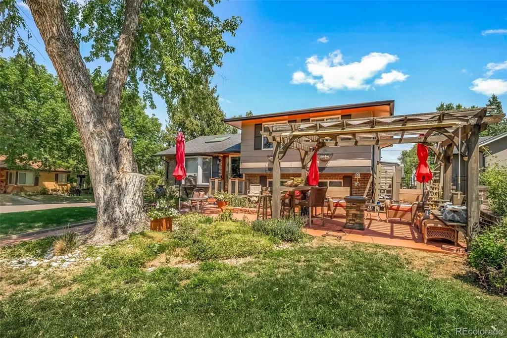1590 Roslyn Street Denver CO 80220