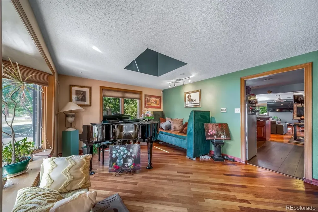1590 Roslyn Street Denver CO 80220