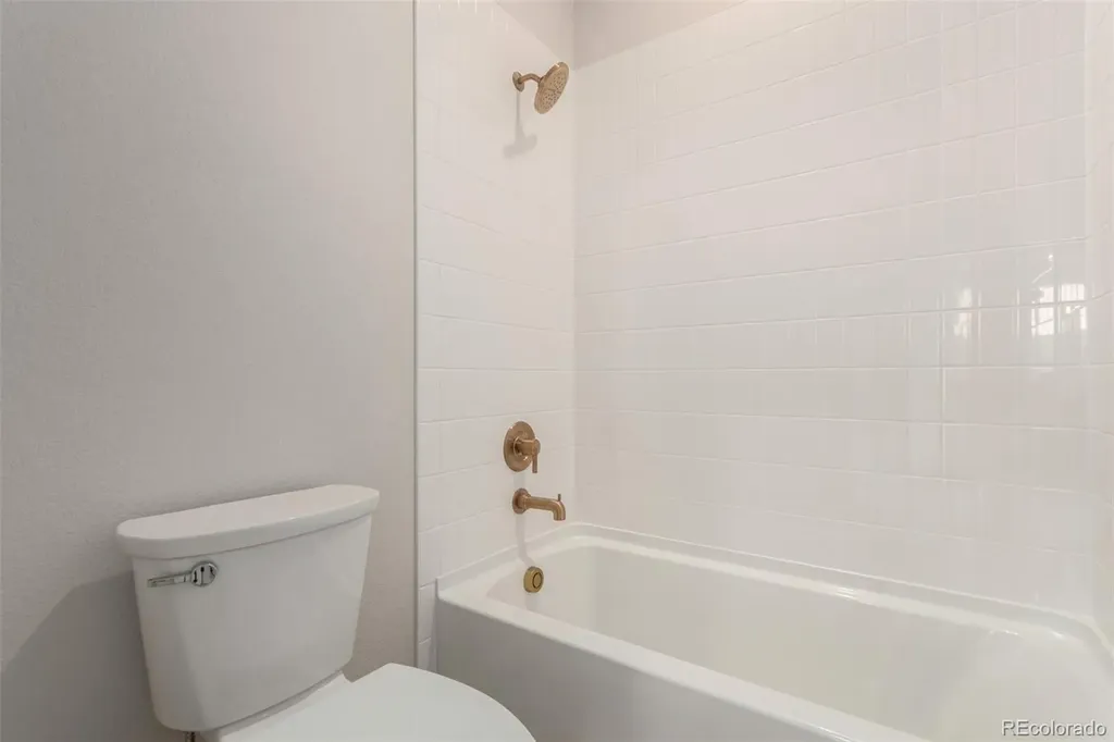 1898 Hickory Avenue Erie CO 80516