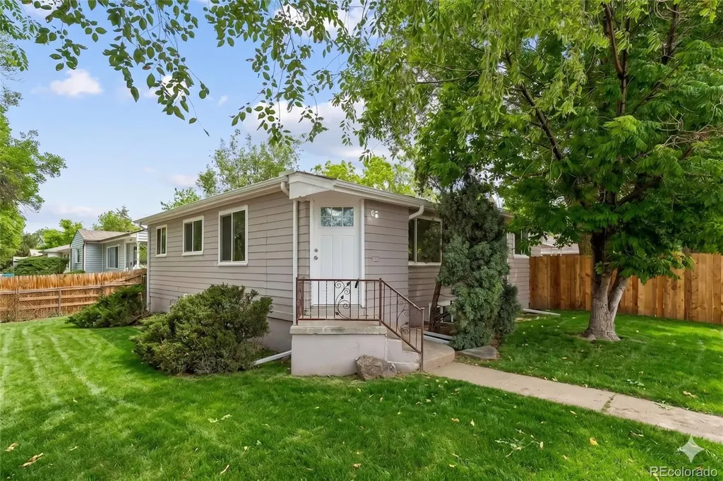 9801 E 8th Avenue Aurora CO 80010