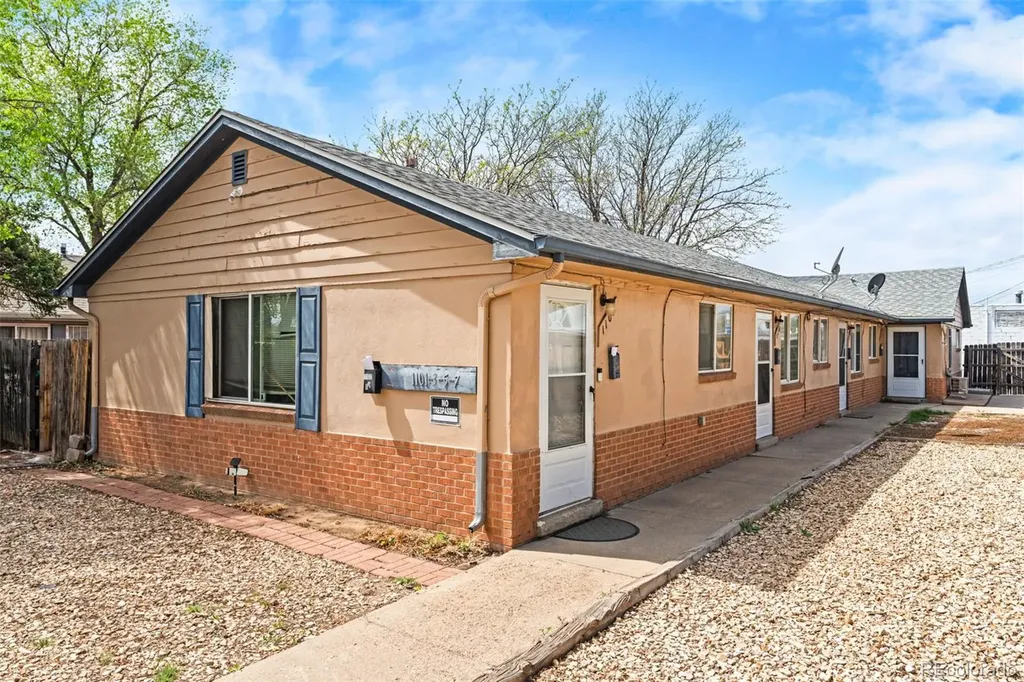 1101 Akron Street Aurora CO 80010