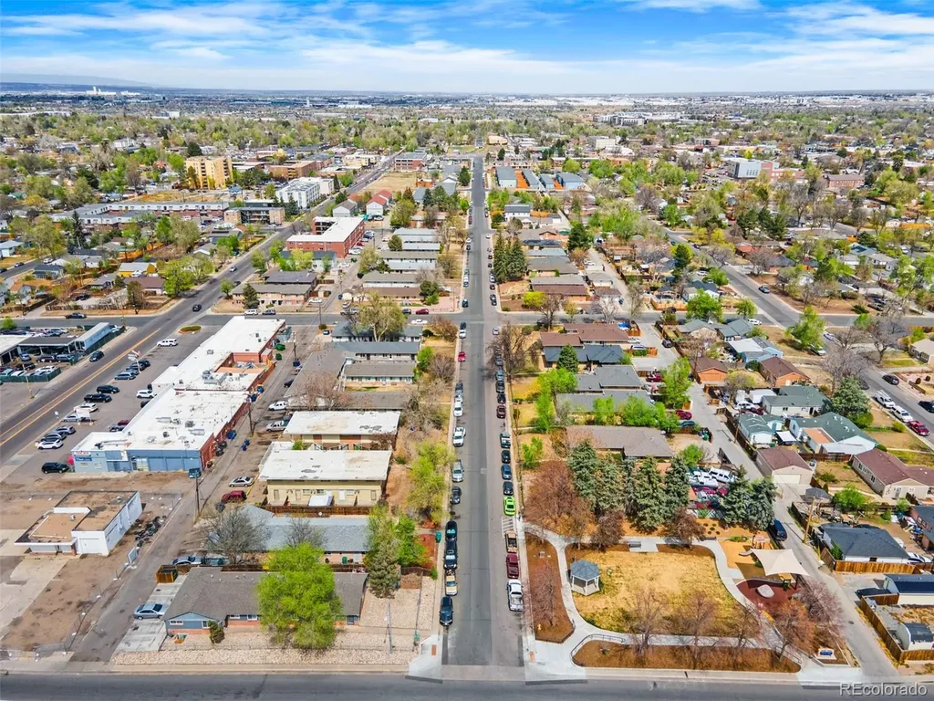 1101 Akron Street Aurora CO 80010