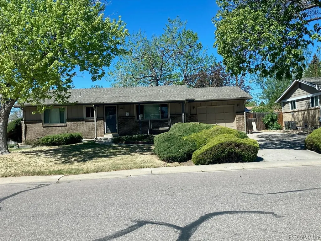 1833 S Carr Street Lakewood CO 80232