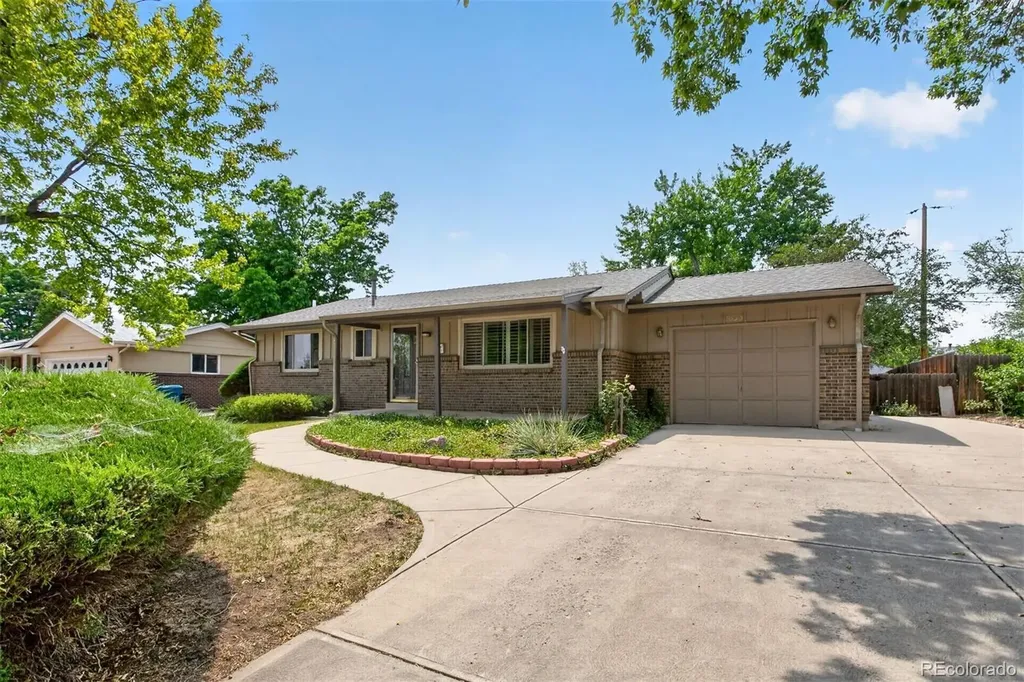 1833 S Carr Street Lakewood CO 80232