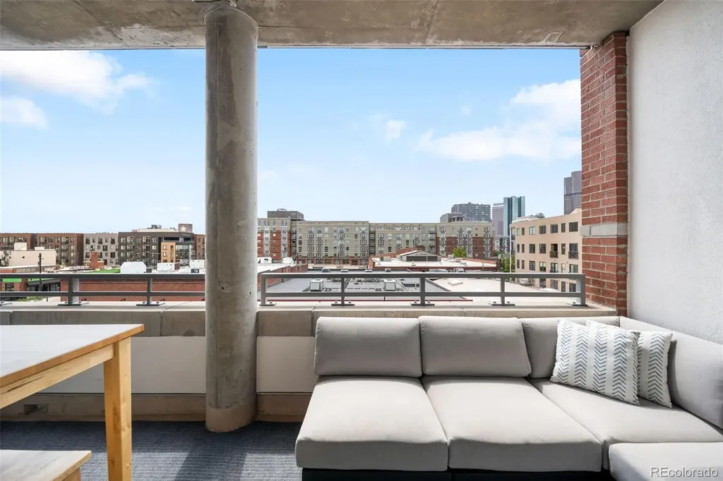 2229 Blake Street Denver CO 80205