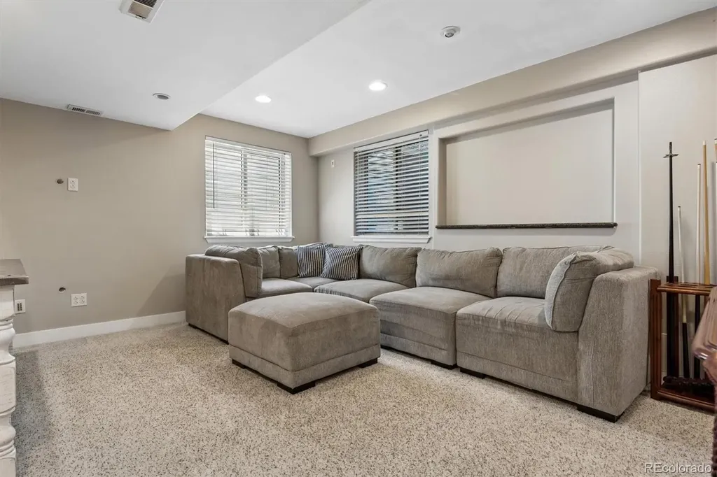 10738 W Roxbury Avenue Littleton CO 80127