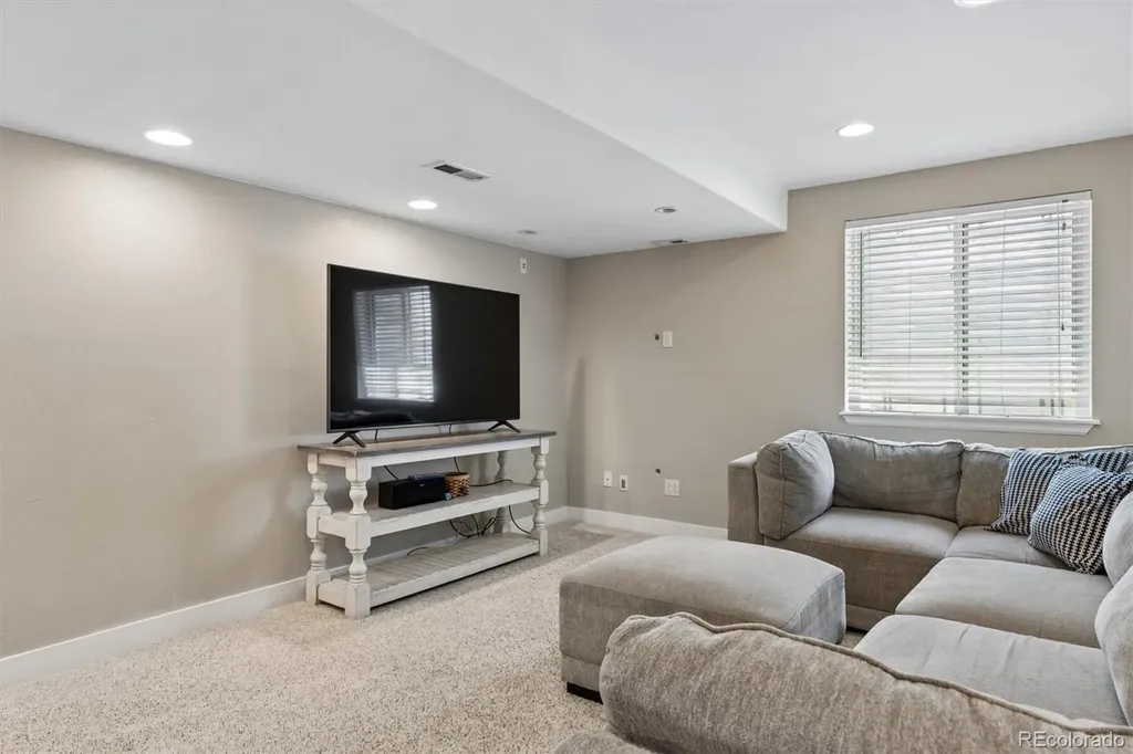 10738 W Roxbury Avenue Littleton CO 80127